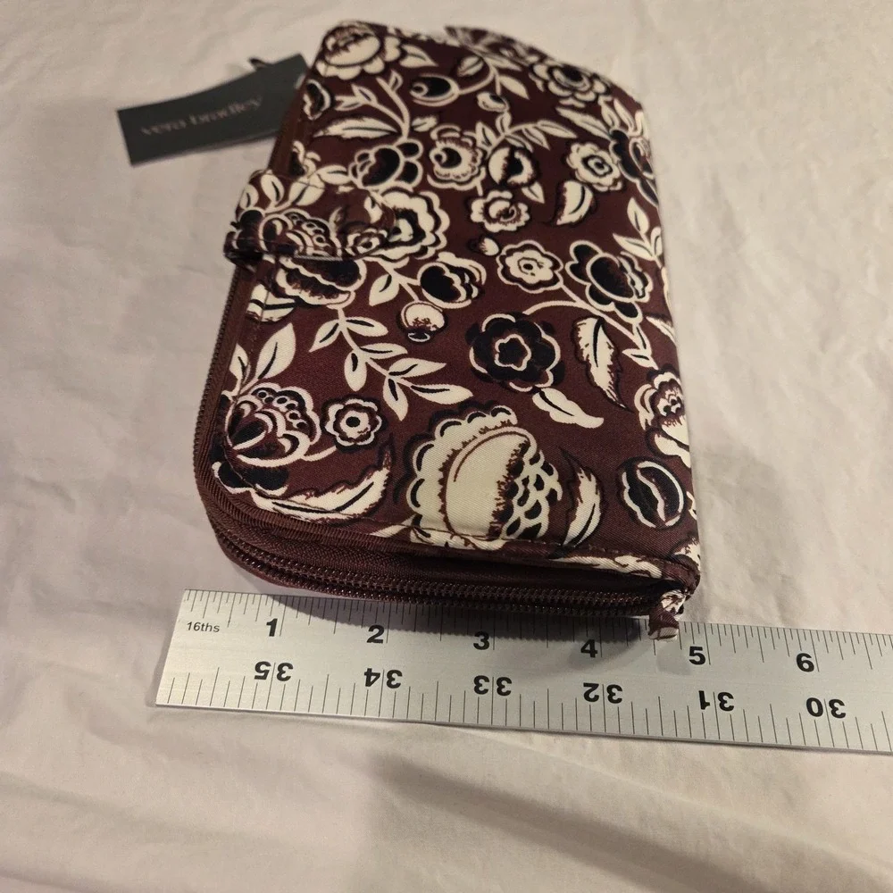 NEW Vera Bradley Large Tab Wallet Bubbly‎ Flowers Cinnamon, Brown Black Ivory